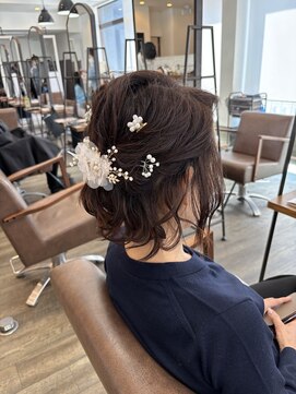 ビズヘアー グランバース(bisou hair grandbase) ハーフアップ