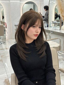 キティー サカエ(kiti SAKAE) ベージュ/レイヤーカット/ハッシュカット/栄