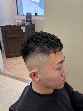 オアゾバーバー(OAZO BARBER) イカついけど優しいアイロンパーマクロップ