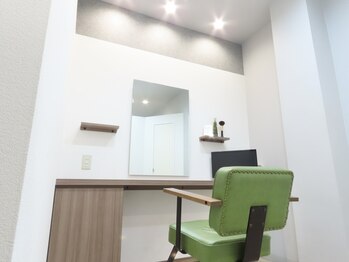 Dears 宇都宮店【ディアーズ】の写真/【完全予約制】あなただけのマンツーマン空間。専属スタイリストがカウンセリングから仕上げまで担当。