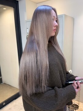 フラム 渋谷(flamme) ◯ブリーチ2回ででできるミルクティーグレージュ