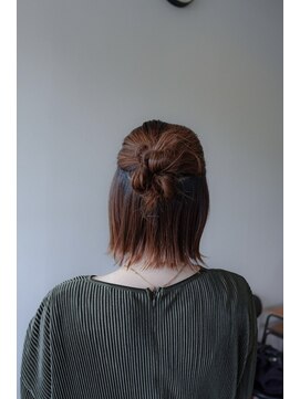 プラスヘアー(plus HAIR) カチモリハーフアップ