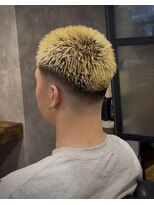 ノーティ(NORTY)&nbsp;金髪ボウズ　フェード　ハイトーン　メンズ　ブリーチ