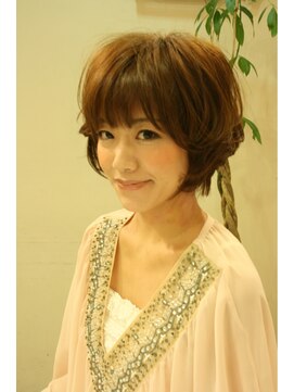 アンプレヴーアジュテ(Impre'vu ajoute) かわいい系ショート