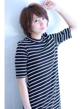 オーロ(ORO) 斜めバングのエフォートレスショートボブ