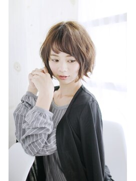 ベルベヘアー(VELVET HAIR) オン眉ショートボブ