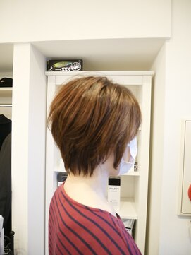 ヴィアスヘアー(vias hair) 前下がりもみれ毛ショート