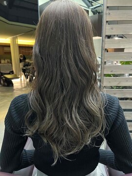 サロン クラッチ クリエイティブ コンセプト(salon CLUTCH creative concept) ハイトーンアッシュグレー