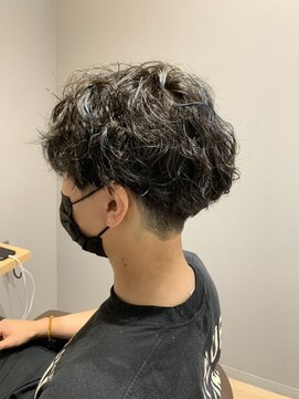 エン(eNN) ソフトツイストパーマ×刈り上げ×マッシュ