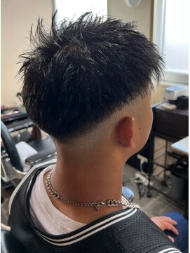 ディスイズバーバー(THIS IS BARBER) フェードカット 束感ショート 黒髪 アップバング 【札幌】