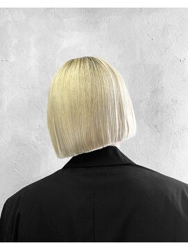 ヴァーディ オモテサンドウ(Vardy omotesando) ボブ/ブロンド/金髪/抜きっぱなし