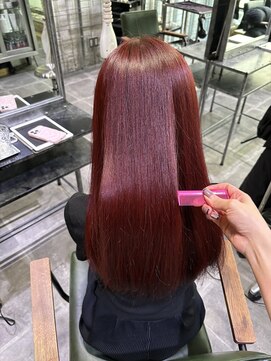ウム(UMM) ブリーチなしでつくる赤髪