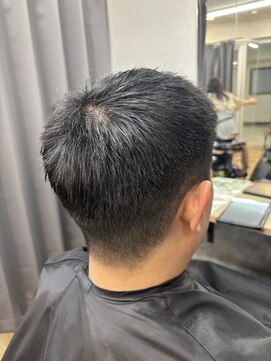 テーラ 南流山店(TELA) グラデーション刈り上げ