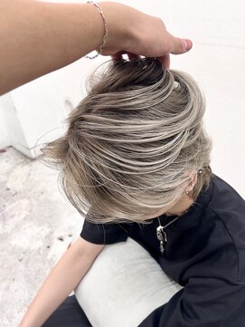 ミラリー トウキョウ(Mirareee Tokyo) メンズバレイヤージュ/ナチュラルセンターパート/シャドウルーツ