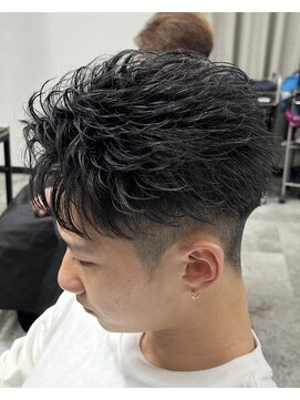 イーラ(era) フェザーショートパーマ/メンズ/刈り上げ/眉毛/ツイスト