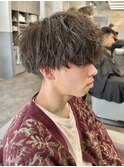 ブルーブラックフェザーパーマ刈り上げセンターパートy