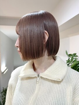 サンク 原宿 表参道(cinq) ミディアムレイヤーカット長めボブハイブリーチハイトーンカラー