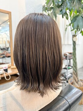 ルヴェルヘアー(Revel hair) 外ハネくびれミディ