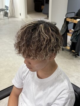 ハイプ(HYPE) フェザーパーマ/センターパート/シャドウパーマ/眉毛