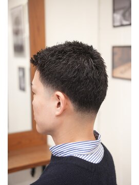 ザチョップショップ キチジョウジ(THE CHOP SHOP KICHIJOJI) テーパーフェードスキンフェードカットシェービング吉祥寺理容室