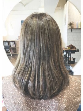 エルア(elua) ハイライトオリーブベージュ♪