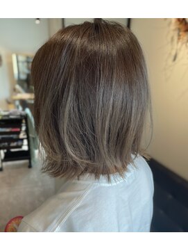 オリ(OLI) グレージュ