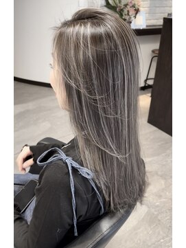 リリ(RiRi) ミディアムグレージュハイライト