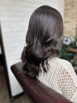 アトリエナガノ(atelier nagano) ニュアンスカラー/センターパート/ツヤ髪スタイル/ブルージュ