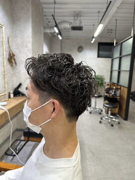 コンフィー(comfy) ショート×パーマ