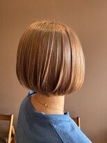 リズ(Lis.) 耳にかけてもかけなくても可愛いショートヘア