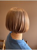 耳にかけてもかけなくても可愛いショートヘア