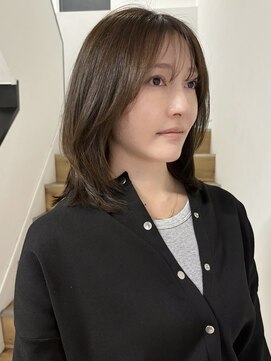 ヨーク(YOKE) 【 YOKE 】ミディアムレイヤー大人レイヤーグレージュ