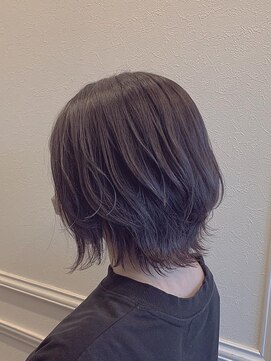 エミュー ラ ピエス(emu la piece) ラベンダーグレージュ/パープルカラー/キレイめカジュアル/艶感