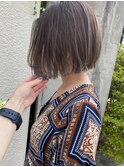 シアーベージュ×ストレートボブ