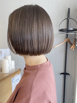 ロミー(Romy) ぱつっとミニボブ