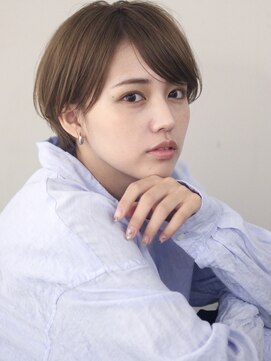 サーカス バイ ビュートリアム 青山(CIRCUS by BEAUTRIUM) 辺見えみり　大人可愛い　前髪長め　ショート　ショートヘア