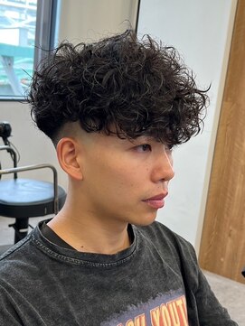 エルマーク(L-MARK) スペインカールスパイラルパーマツイストパーマフェード短髪