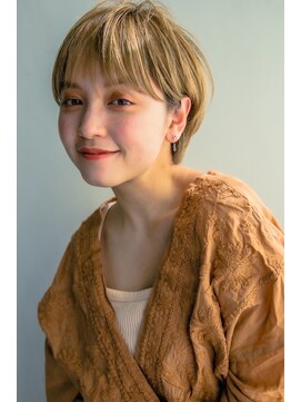 ルル(Lulu) 耳掛けベージュマッシュショート