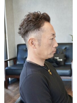 アトラ(attra) お客様ヘア【大人ショート×グレイアッシュ】