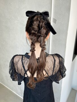 オト(oto) お呼ばれヘア ポニー編み下ろし ヘアアレンジ