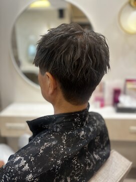 ラビス クローバー(Lovis clover) アンブレラカラー　こなれミディ　イメチェンヘアスタイル