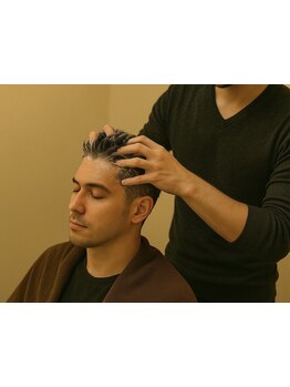 頭皮から整える、男の身だしなみ。癒しと清潔感を叶える、男のための極上ヘッドスパ。