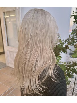 アネラ(Anela) ホワイトブロンド