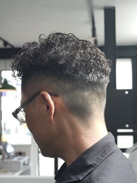 アストロ(ASTRO) スパイラルパーマ×フェード/スペインカール/極道パーマ