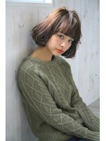 大人かわいいフェザーボブスタイル