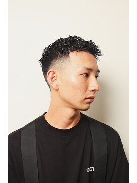 メリケンバーバーショップ フクオカ(MERICAN BARBERSHOP FUK) サイドパートショートセミウェットワイルドツーブロックテクノ3