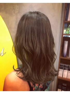 フリップ(FLIP) 外ハネミディアム