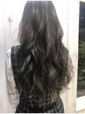 ロングヘアー　落ち着いた大人アッシュカラー