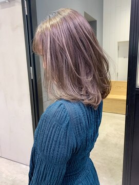 アイティー バイ アルバム 浦和店(IT by ALBUM) ハイライトロブ_ココアブラウンフリンジウェーブ_ba277202