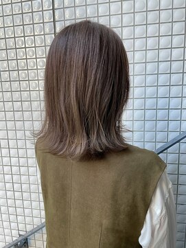 ノア(no_a) 抜け感&軽さのある外ハネミディアム♪